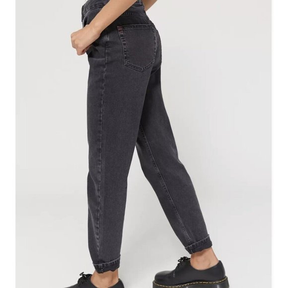 Urban Outfitters BDG High-Waisted Waist MOM Jeans, Size 29 Washed Black Tapered - Picture 3 of 11